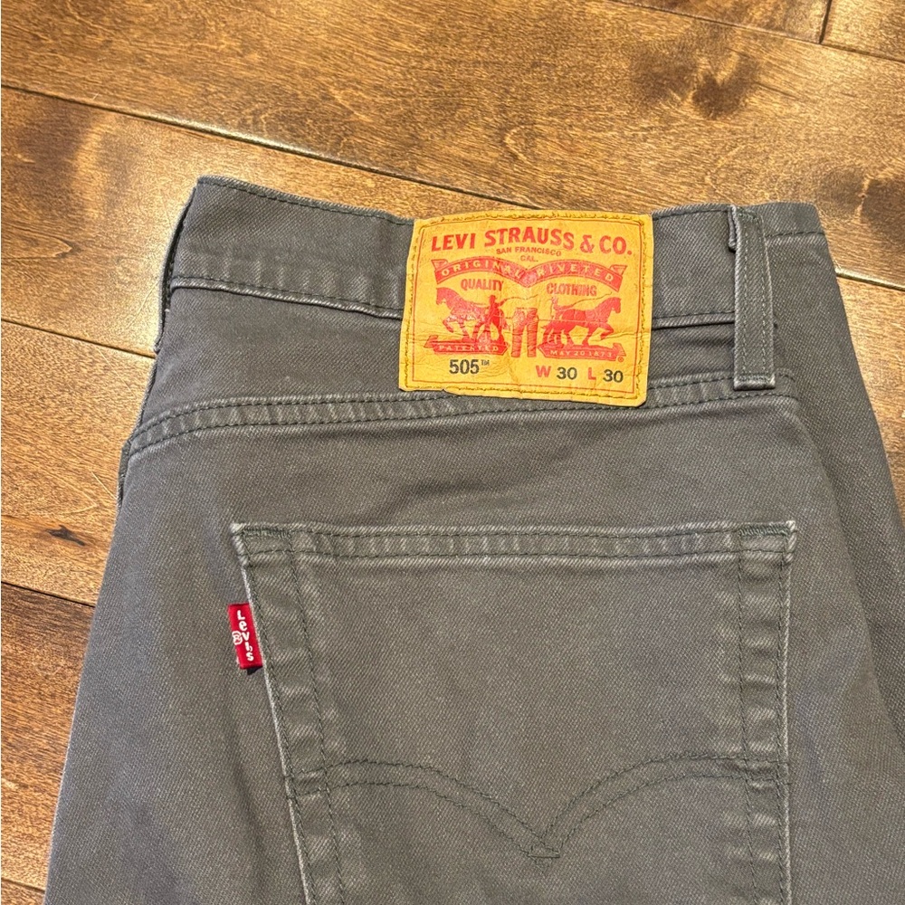 Levi's Men's 505 Straight Jeans in Charcoal
